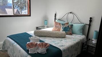 4 chambres, fer et planche à repasser, Wi-Fi gratuit, draps fournis