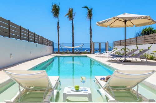 Ammos Beach House - Four Bedroom Villa, Sleeps 8