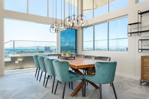 Luxury Penthouse | In-room dining