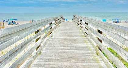 Beach Vibes 1BR Condo in Litchfield - Pet Friendly