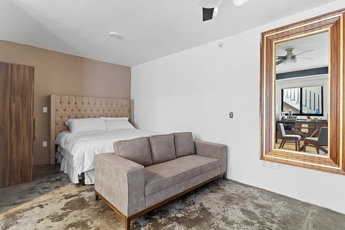 1 slaapkamer, een strijkplank/strijkijzer, wifi, beddengoed