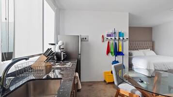 1 chambre, fer et planche à repasser, Wi-Fi, draps fournis