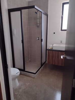 Shower, hair dryer, towels - +MS +Loft Céntrico +Cómodo +Internet (Santiago de Querétaro)