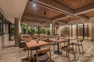 Breakfast, lunch served; local and international cuisine, pool views 