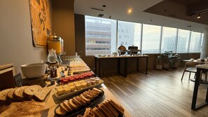 Daily buffet breakfast (COP 40000 per person) - Sites Barranquilla (Puerto Colombia)