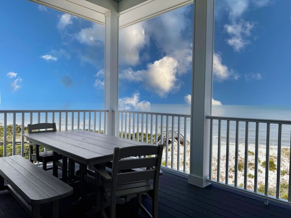 Outdoor dining - North Cape gulf-front w/Pool, elevator, 6 bdrm, North Cape San Blas! (PORT ST JOE)
