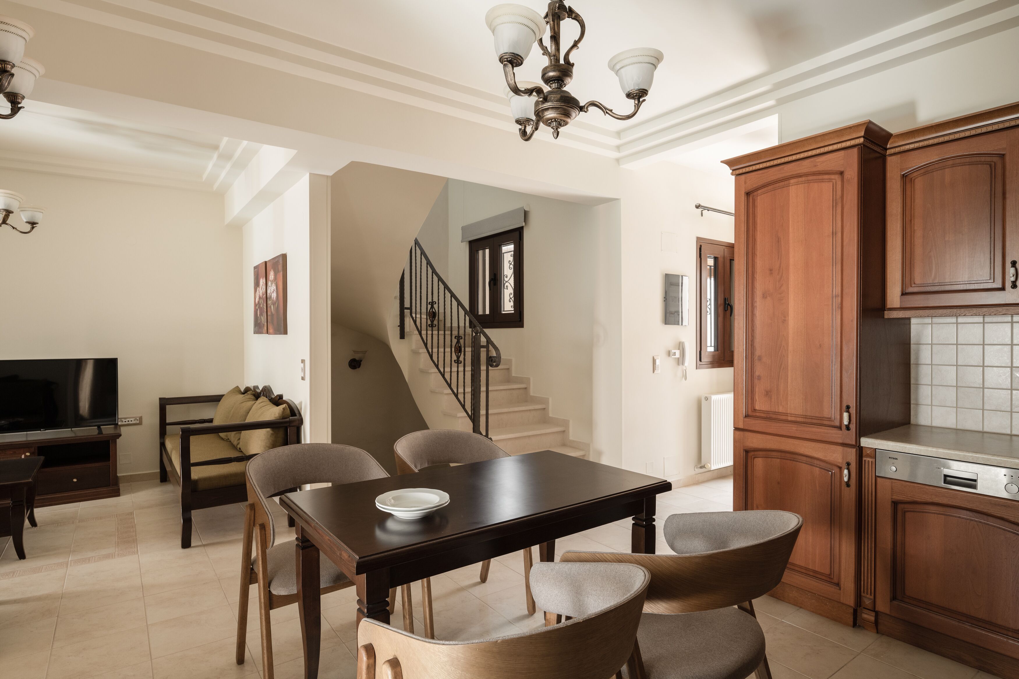 Espresso maker, coffee/tea maker