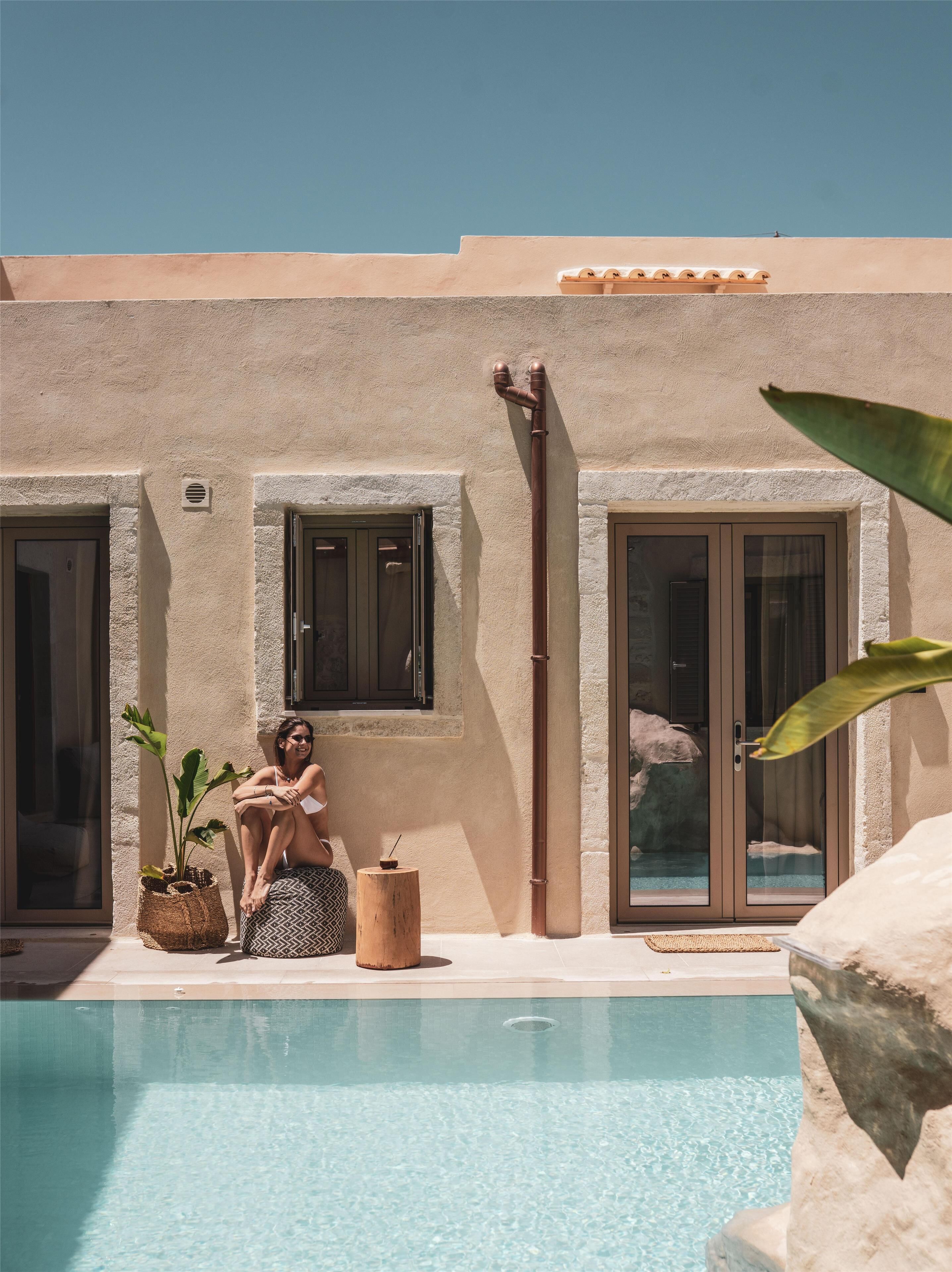 2 座室外游泳池