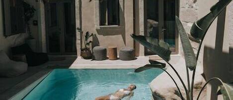 2 piscinas al aire libre