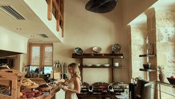 Free daily buffet breakfast