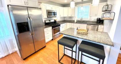 Harbor Vista House⚓️ 3rd FLR deck,Walk to Portsmouth