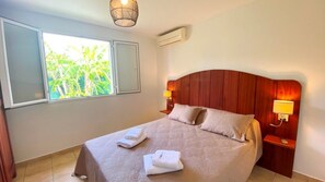 3 bedrooms, iron/ironing board, free WiFi, bed sheets