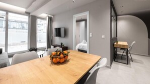 Apartment, Balcony | In-room dining