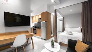 Studio, Balcony | 1 bedroom, individually decorated, individually furnished