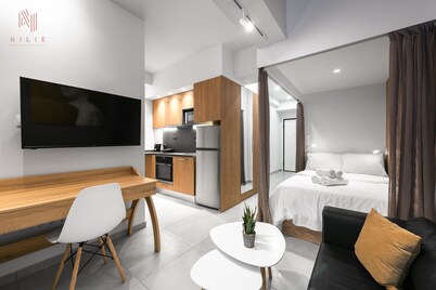 Big Apple, Nilie Hospitality MGMT