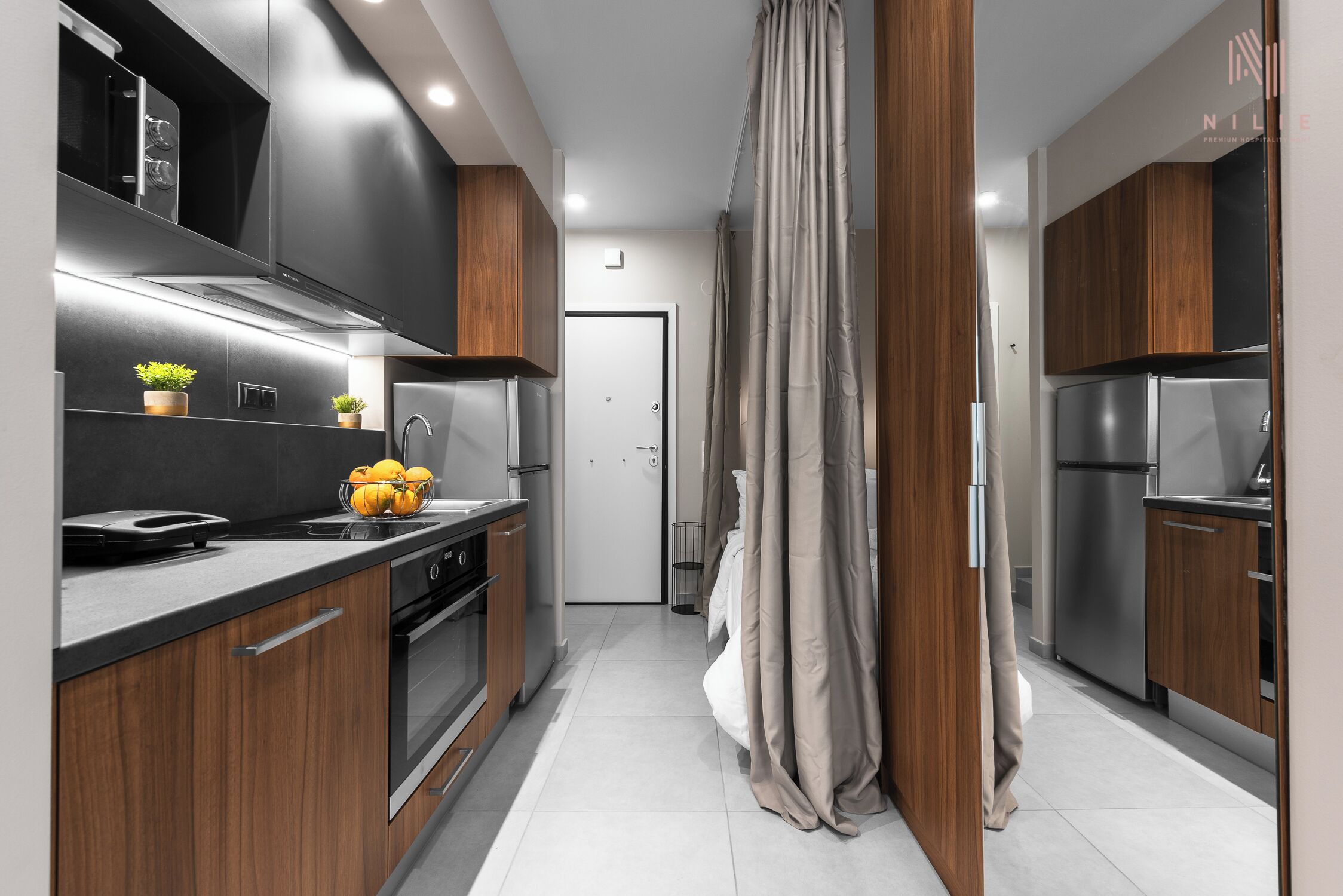 Studio, Balcony | Private kitchen | Fridge, microwave, oven, stovetop