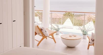 Luxury villa with stunning sea view!