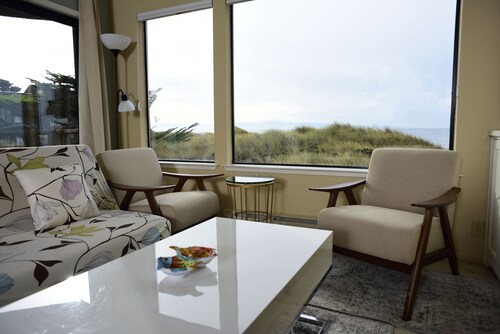 Ocean Front Condo Shorebirds 119