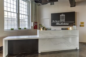 Check-in/check-out kiosk - Inn at Blackstone (Blackstone)