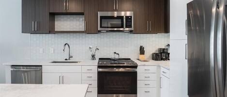 Fridge, microwave, oven, stovetop