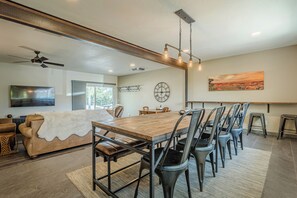 Interior - *Newly Remodeled* Perfect for Groups (Palisade)