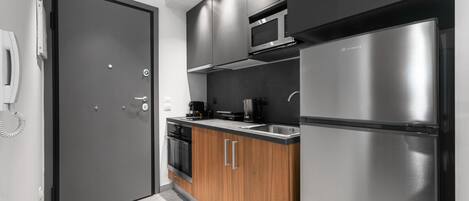 Studio Basic | Dapur pribadi | Lemari es, oven, kompor, dan mesin pembuat kopi/teh