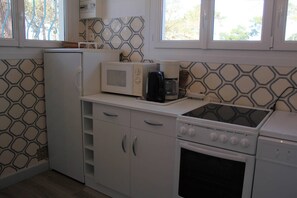 Fridge, microwave, dishwasher, toaster