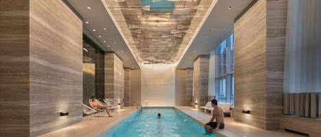 Piscine couverte, piscine chauffée