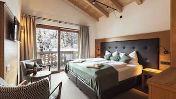 Kamar Premium, balkon, pemandangan gunung | 1 kamar tidur, seprai antialergi, brankas, dan Wi-Fi gratis