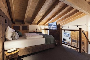 Mezzanine suite, balcony, mountain view | Hypo-allergenic bedding, in-room safe, free WiFi, bed sheets - Das Glemm Hotel (Saalbach-Hinterglemm)
