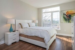 2 bedrooms, desk, iron/ironing board, free WiFi