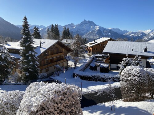 Chalet Apartment, close to Bus Stop, free WiFi, 2 bedrooms & Stunning Views