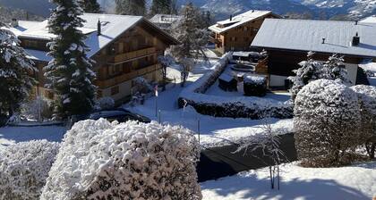 Chalet Apartment, close to Bus Stop, free WiFi, 2 bedrooms & Stunning Views