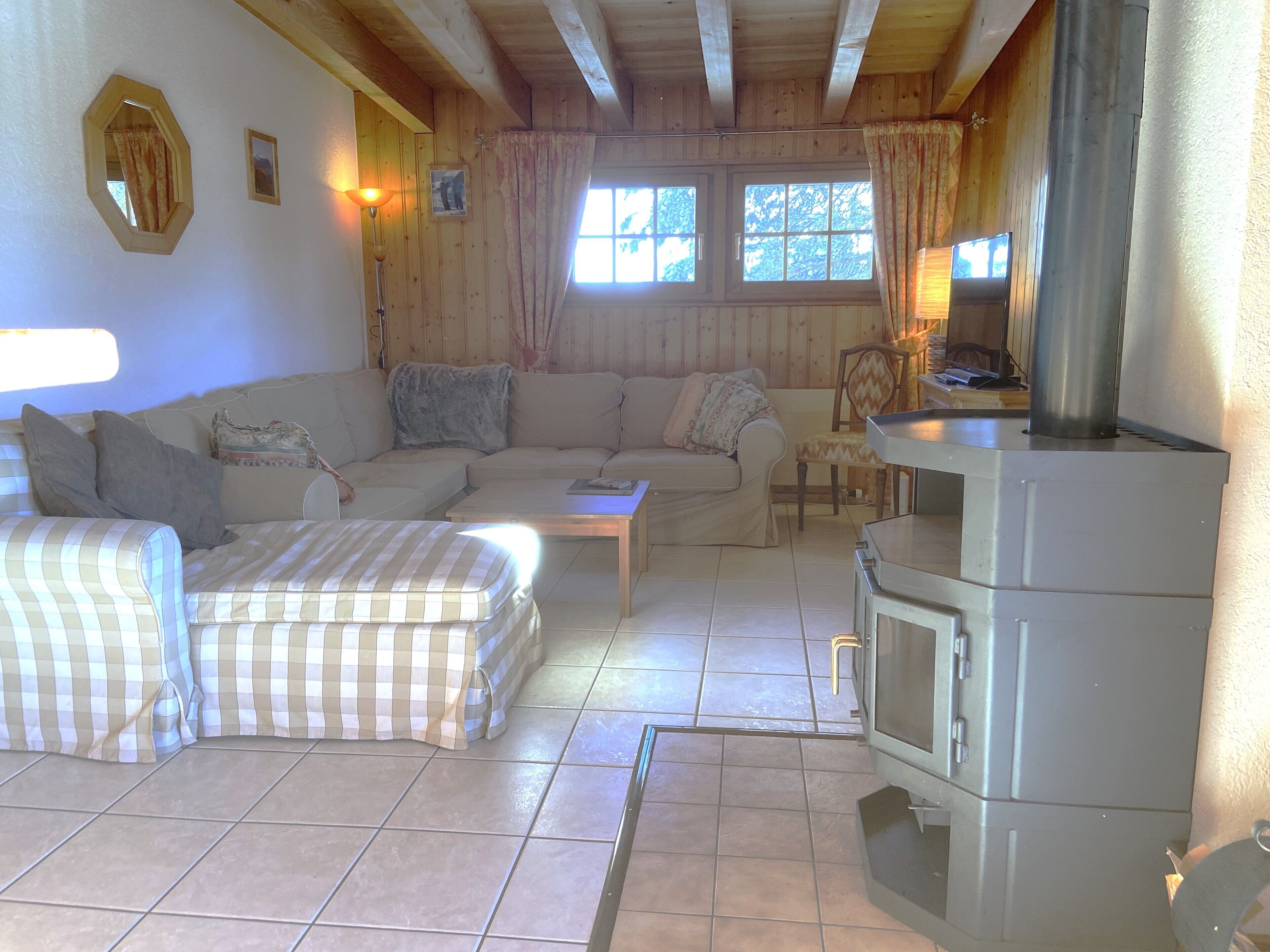 Smart TV, fireplace, video games, DVD player