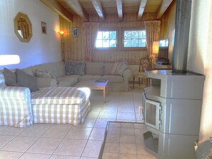 Smart TV, fireplace, video games, DVD player