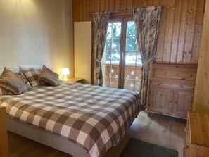 2 chambres, fer et planche à repasser, Wi-Fi gratuit, draps fournis