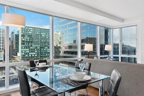 Dining - Luxury 1BR | Full Kitchen | Work Desk & WiFi | by GLS (Boston)