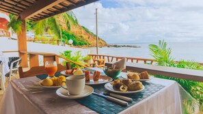 Free daily buffet breakfast - Pousada Flor de Lua (Cairu)