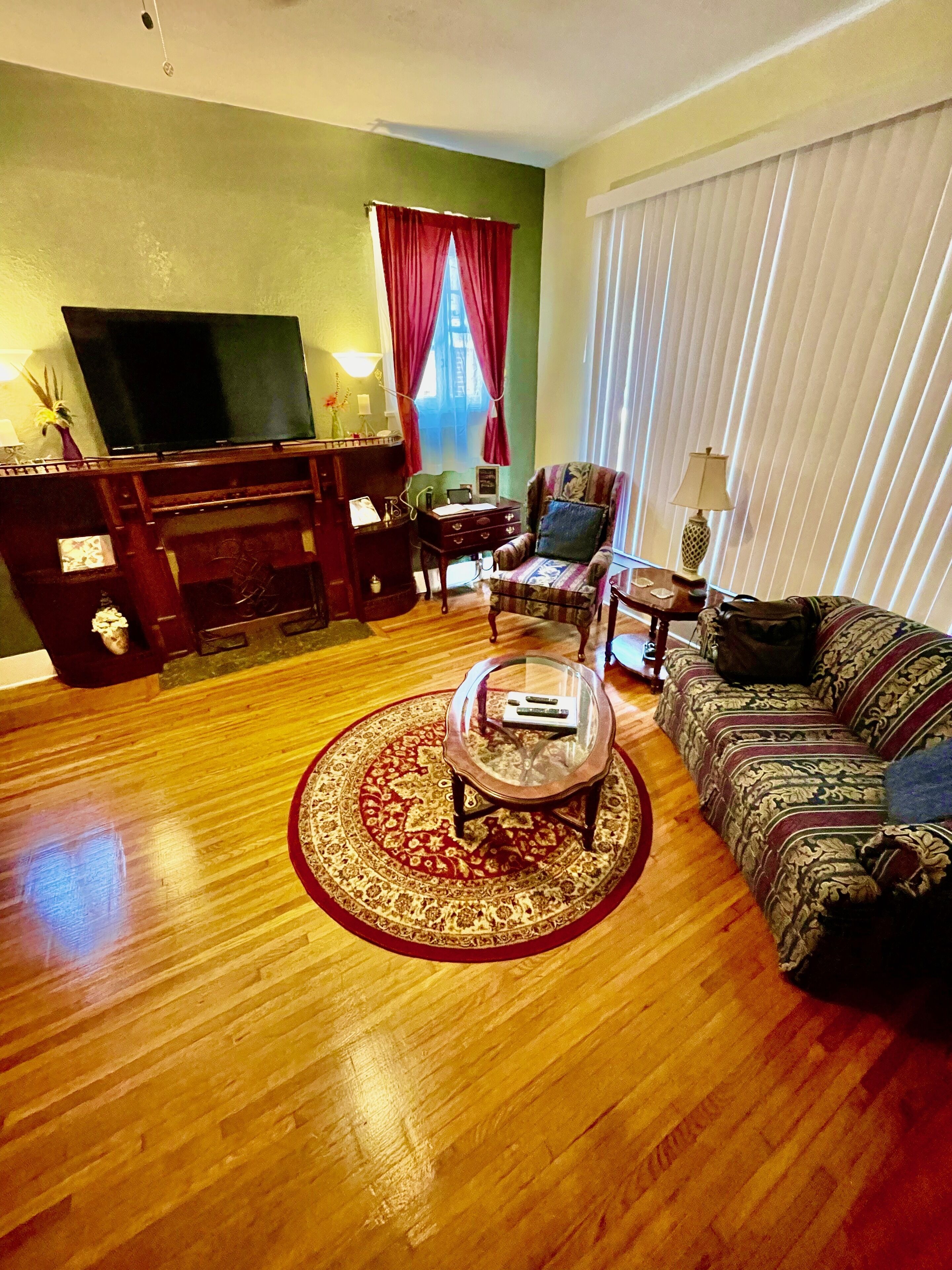 Stylish 2Bd/1Ba - Fast WIFI Uptown Hot Springs
