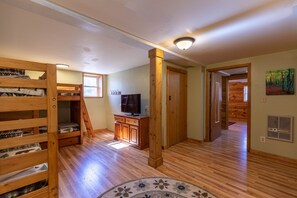 3 bedrooms, free WiFi, bed sheets