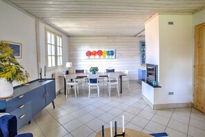 Dining - Elegant Holiday Home in Truffle Village with Heated Pool, Zipline + Trampoline (Sainte Alvere)