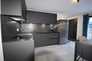 Mikrowelle, Ofen, Geschirrspüler