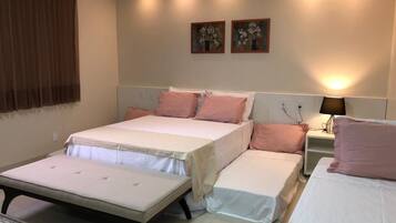 Family Room | Free WiFi, bed sheets