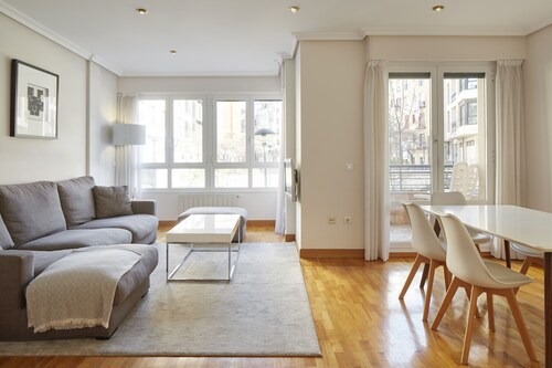 KORAL -- Basque Stay