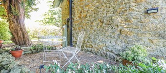 Old Blacksmiths Cottage