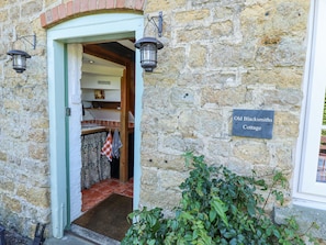 Exterior detail - Old Blacksmiths Cottage (Market Rasen)