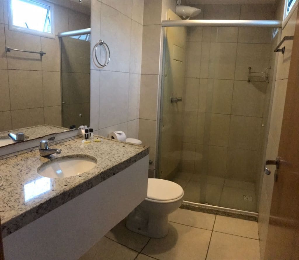 superior room | bathroom