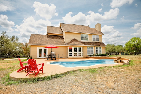 Backyard private pool!