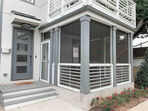 Exterior detail - City View Luxury- near Downtown, Capital, NC State- w/King Suite (Raleigh)