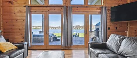 Smart TV, fireplace, books